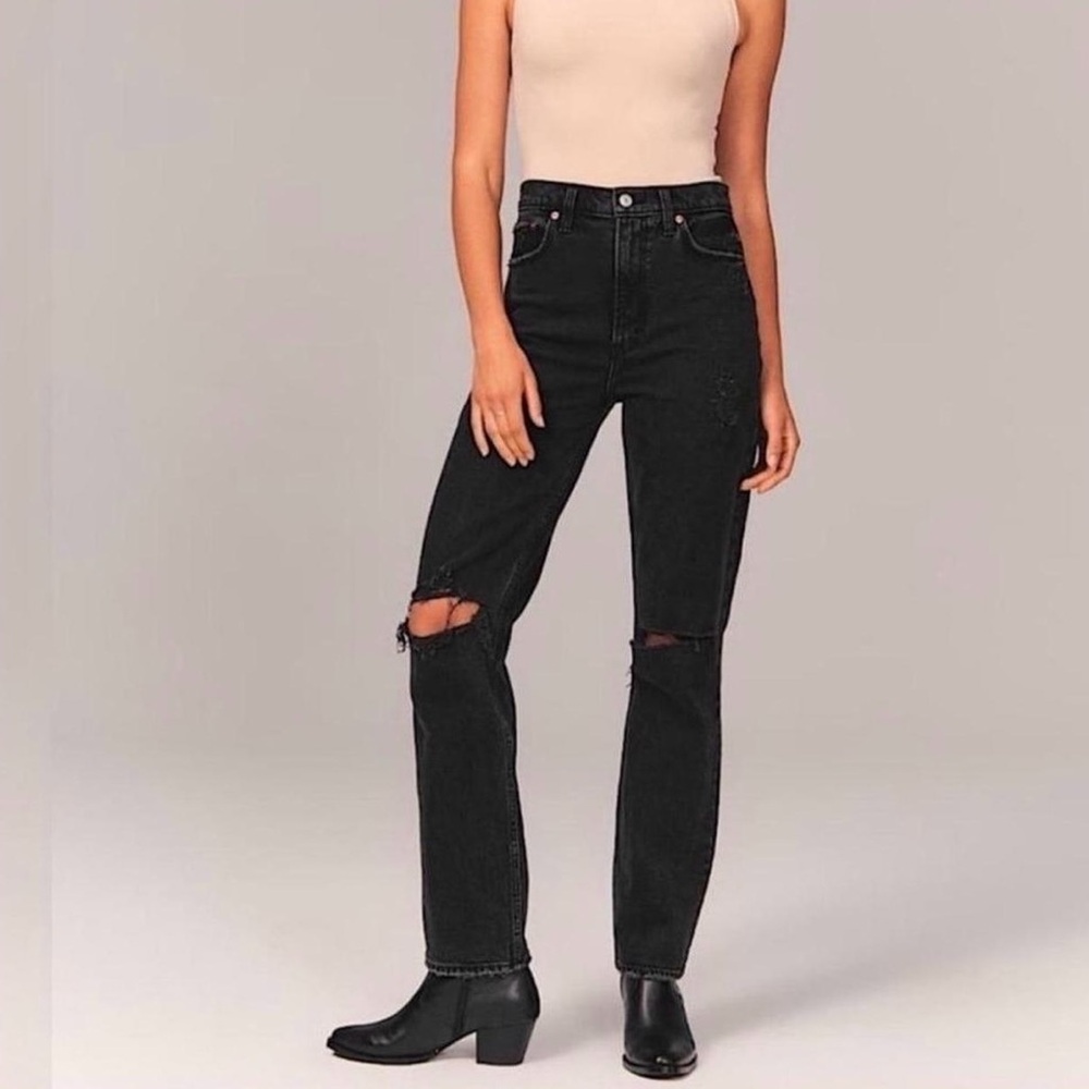 A&F Ankle Straight Ultra High Rise Distressed Jeans Women’s 28/6L